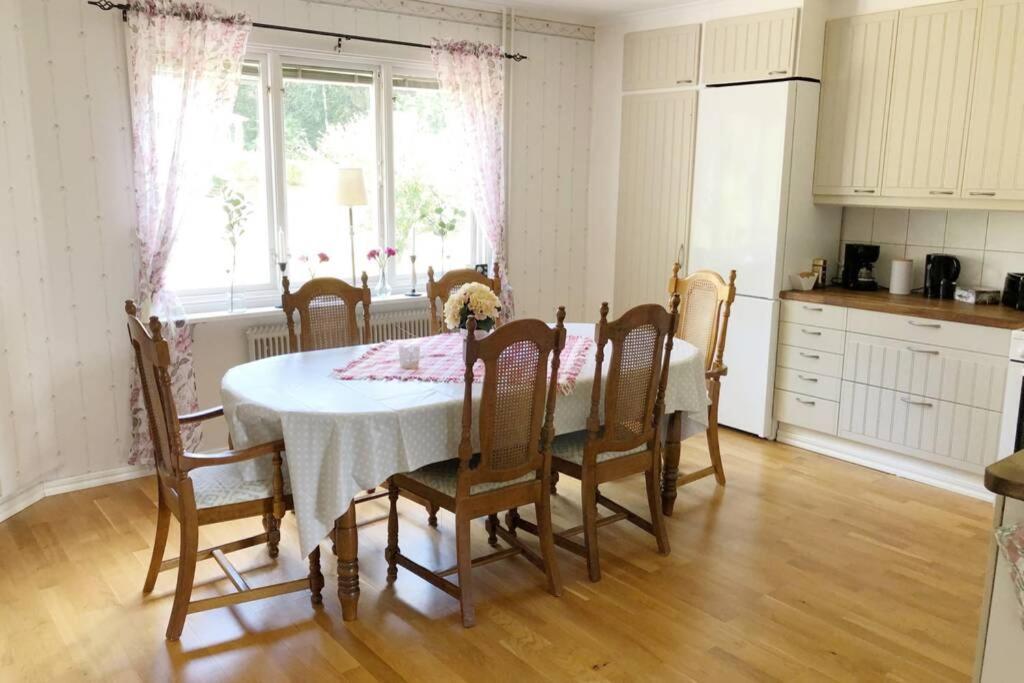 Villa Egen Laegenhet I 2-Familjshus Pa Landet. Tierp Exterior foto
